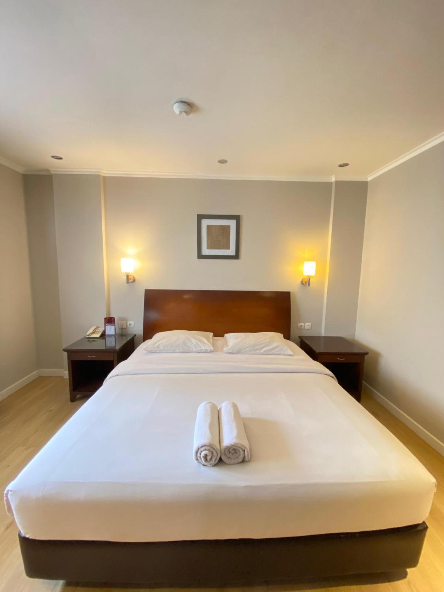 Cipta Hotel Wahid Hasyim Джакарта Екстериор снимка