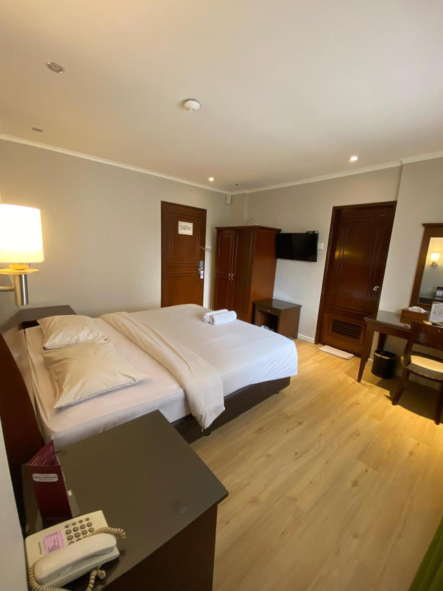 Cipta Hotel Wahid Hasyim Джакарта Екстериор снимка
