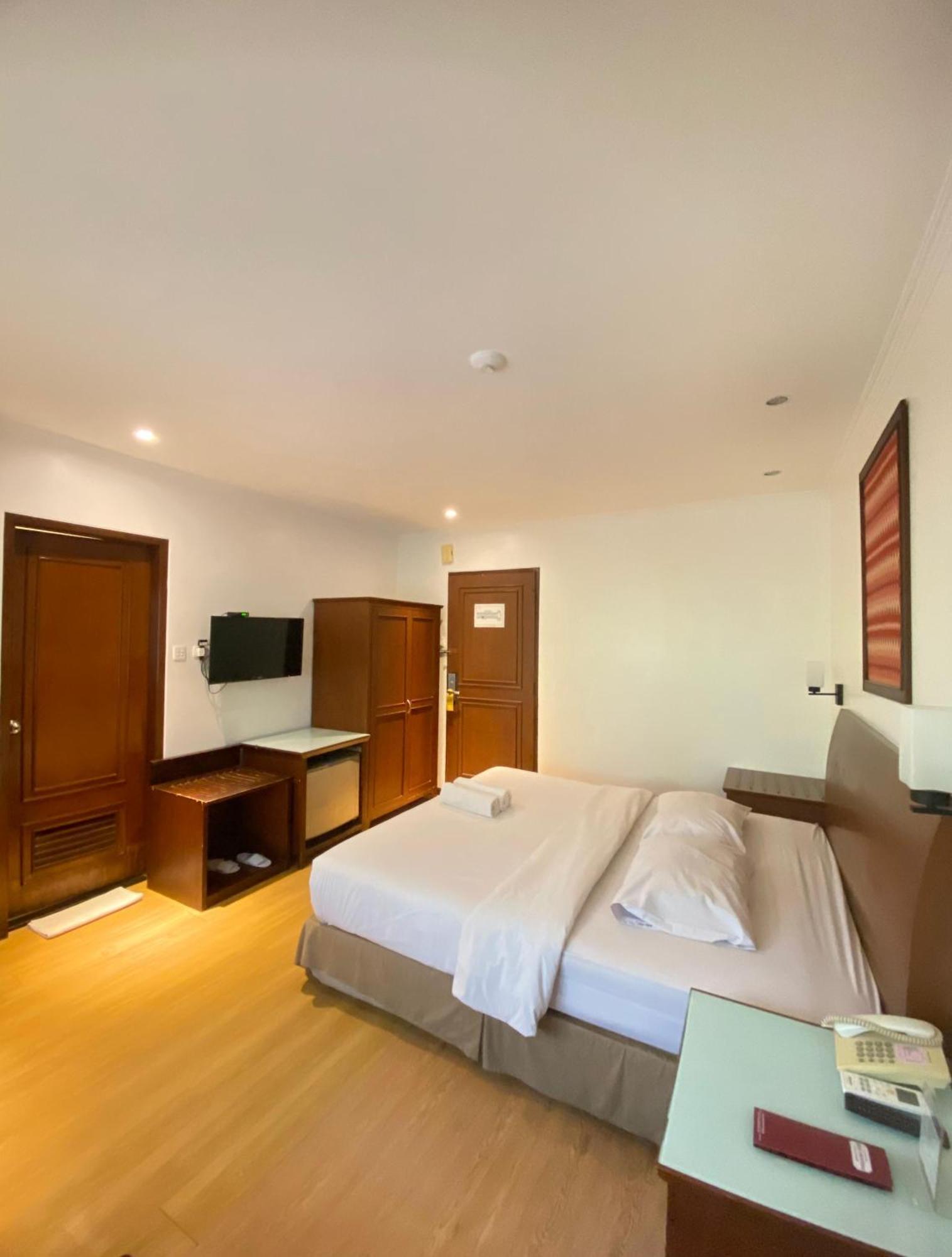Cipta Hotel Wahid Hasyim Джакарта Екстериор снимка